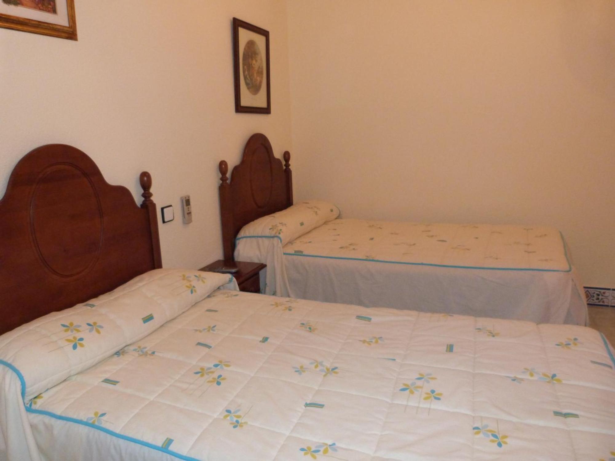Hostal Restaurante Las Canteras Pedrera Εξωτερικό φωτογραφία